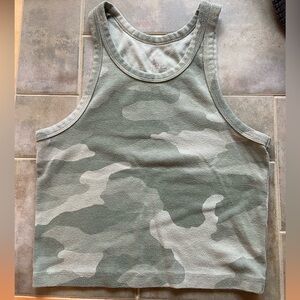 Aerie small camo tank